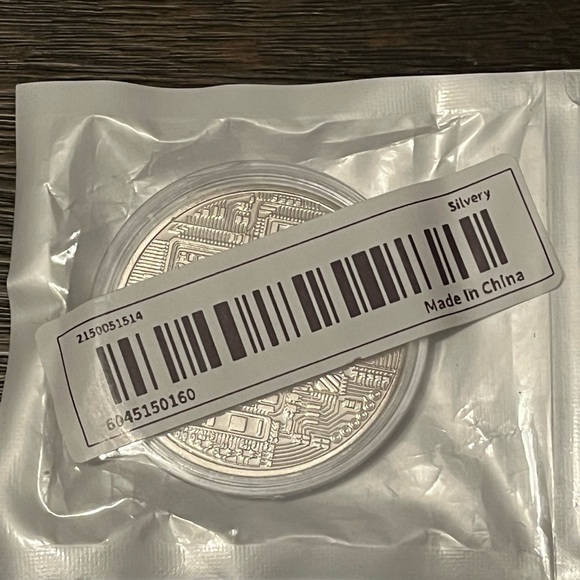 NWT Bitcoin Collector’s Commemorative Coin - Picture 6 of 7